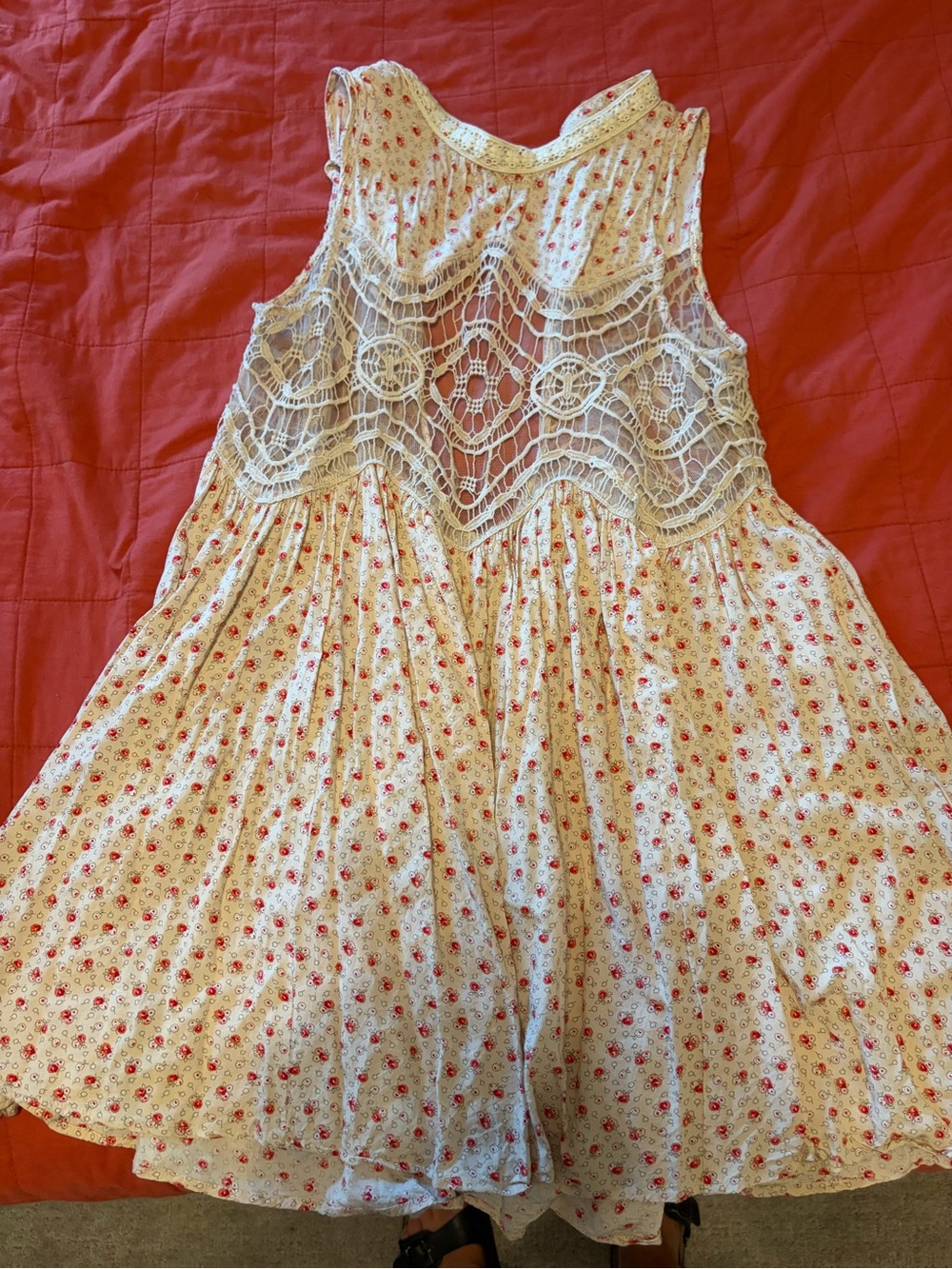 JODIFL Cream Tank Top with Red Floral Print & Lace Yoke